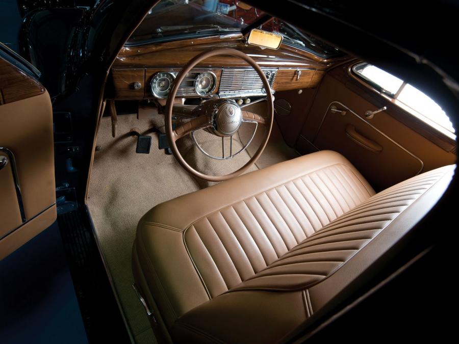 Интерьер Packard Standard Eight Station Sedan 1950 года  (фото 17 из 18)